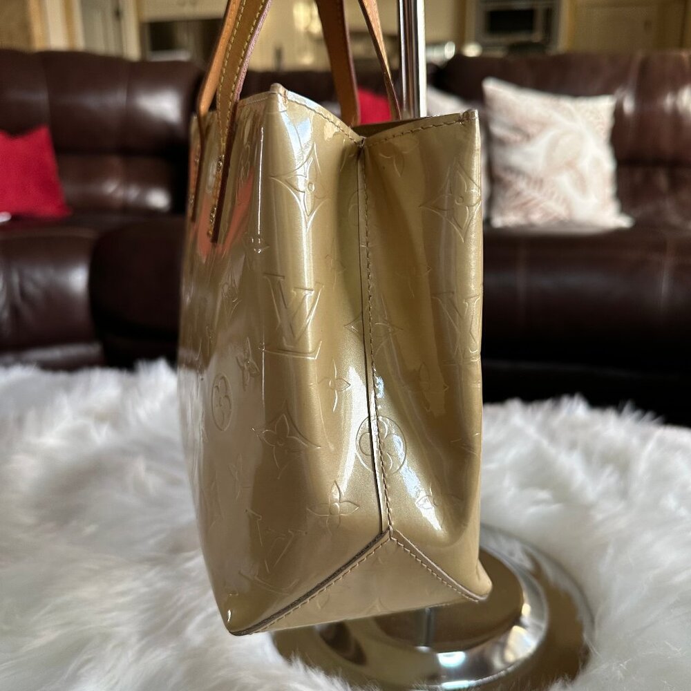 ❌SOLD❌ Authentic Louis Vuitton Monogram Vernis Reade PM Tote - Picture 4 of 15